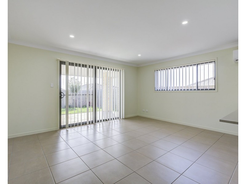 13 Woodrose Circuit, Pimpama QLD 4209