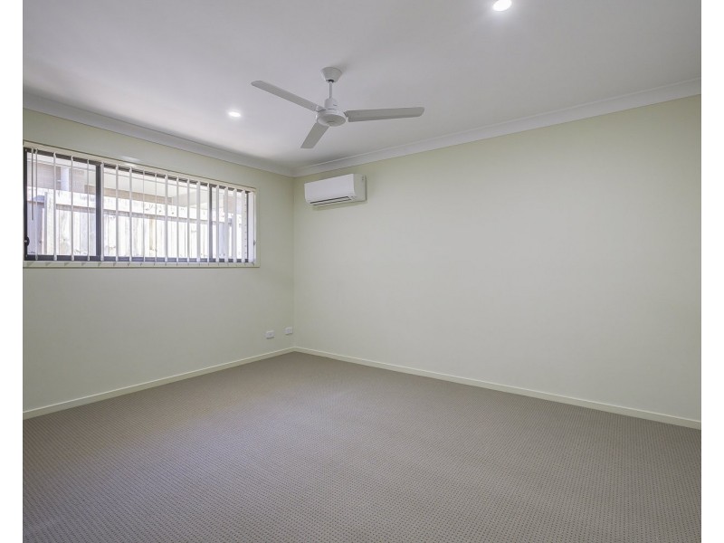13 Woodrose Circuit, Pimpama QLD 4209