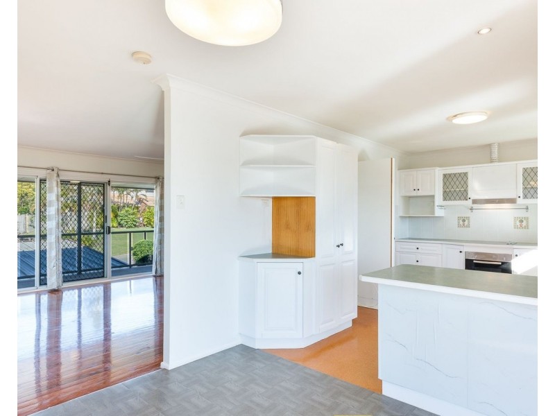 8  Elberta Street, Macgregor QLD 4109