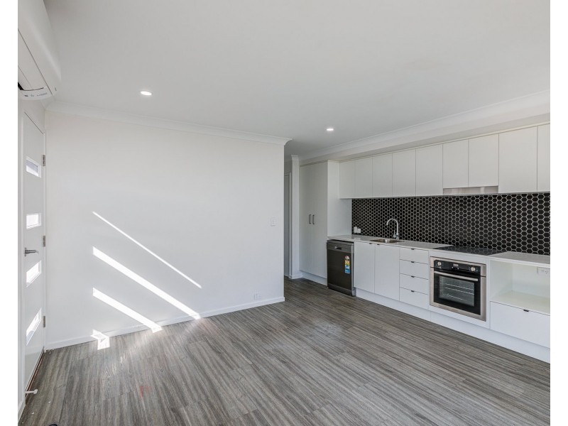2/2 Goddard Street, Logan Reserve QLD 4133