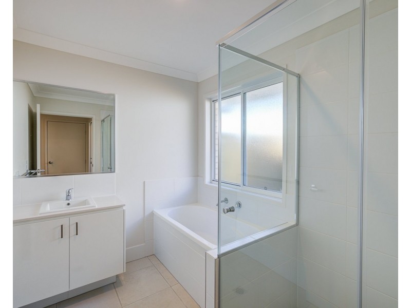 16 Graham Circuit, Logan Reserve QLD 4133