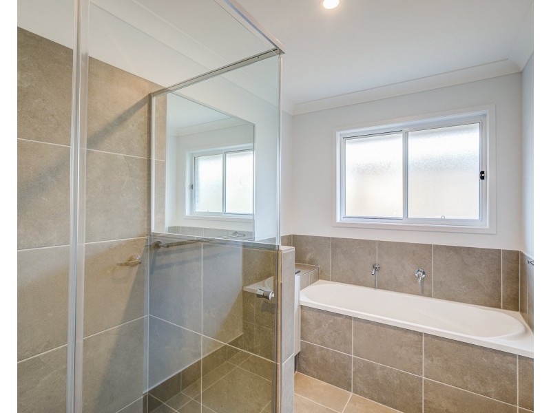 9 Graham Circuit, Logan Reserve QLD 4133
