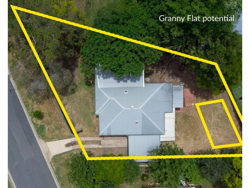 12 Margaret Street, Booval QLD 4304