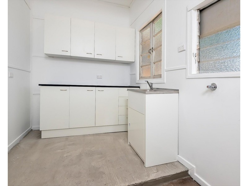 12 Margaret Street, Booval QLD 4304