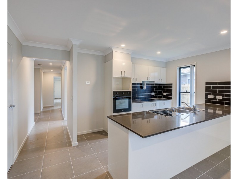 17 Maddox Street, Logan Reserve QLD 4133