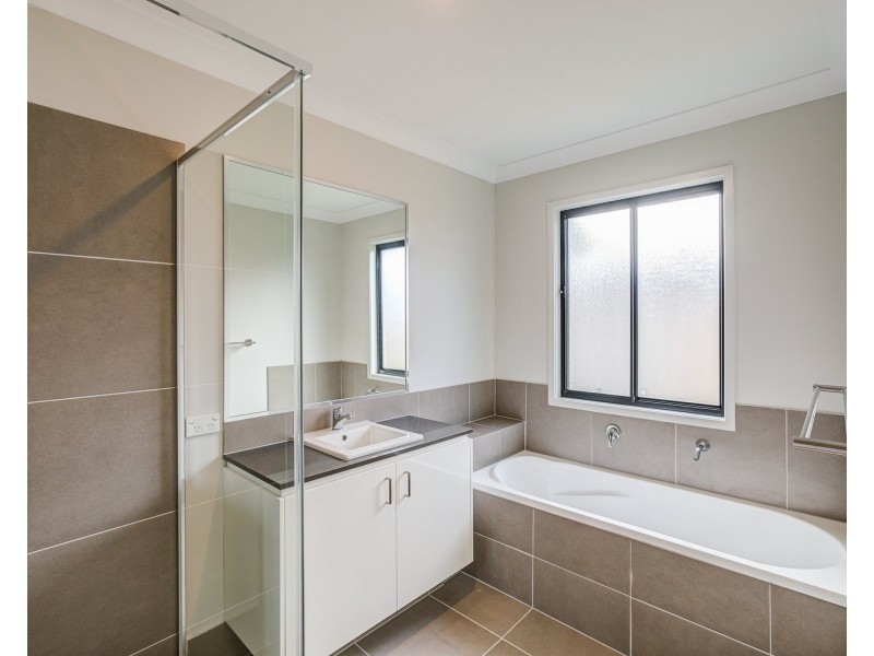17 Maddox Street, Logan Reserve QLD 4133