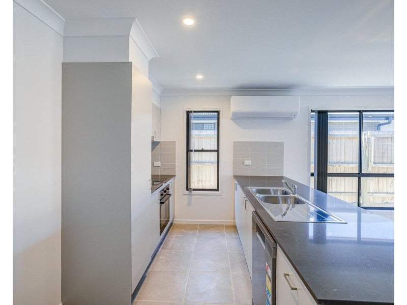 21 Raven Court, Park Ridge QLD 4125