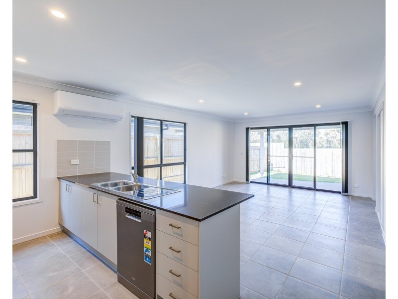 21 Raven Court, Park Ridge QLD 4125