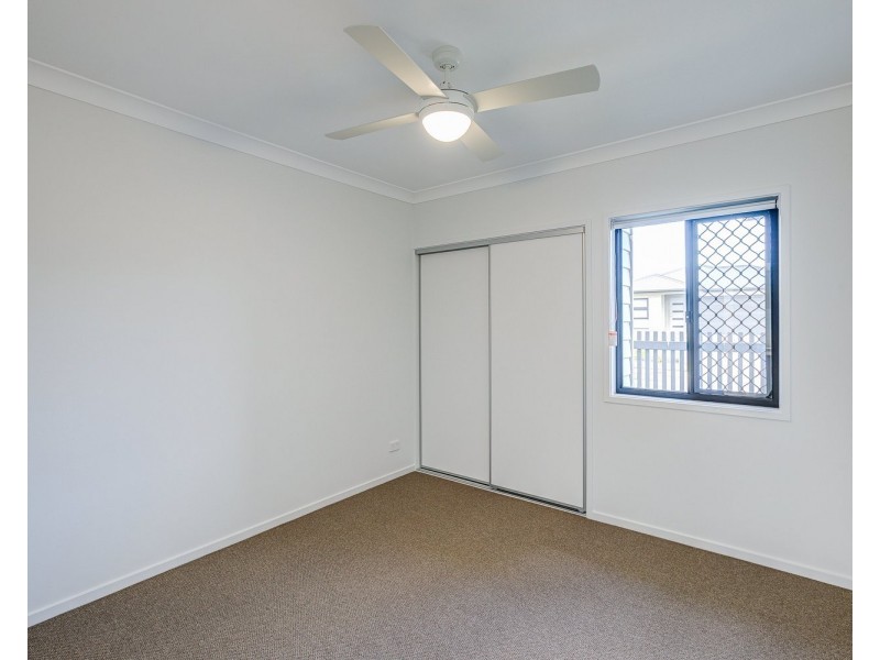 1 Redcomb Drive, Park Ridge QLD 4125