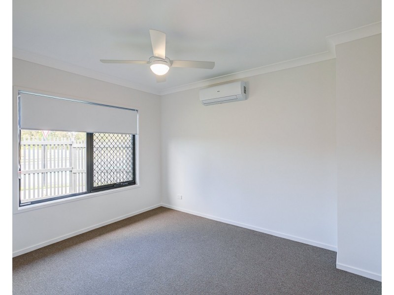 1 Redcomb Drive, Park Ridge QLD 4125