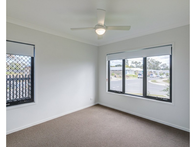 1 Redcomb Drive, Park Ridge QLD 4125