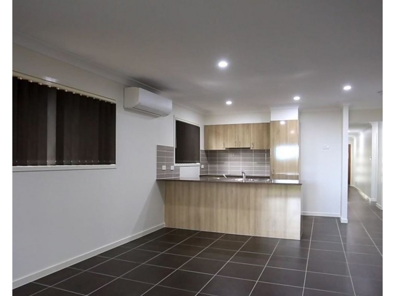 15 Woodrose Circuit, Pimpama QLD 4209
