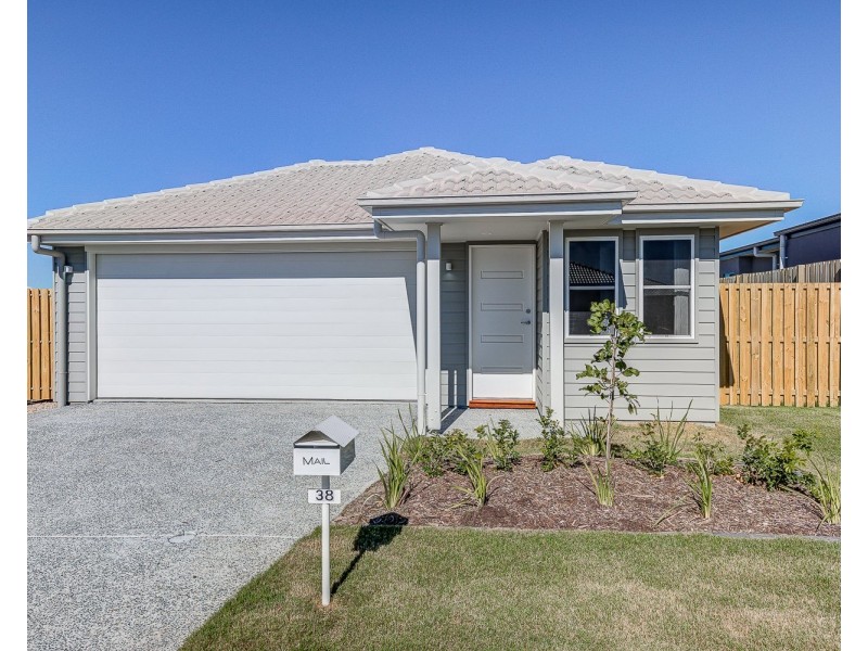 38 Barnyard Drive, Park Ridge QLD 4125