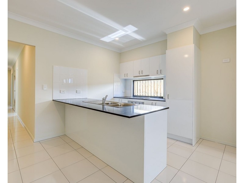 1/5 Merino Street, Park Ridge QLD 4125