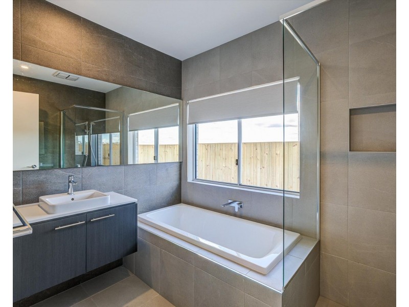 25 Cranberry Street, Greenbank QLD 4124