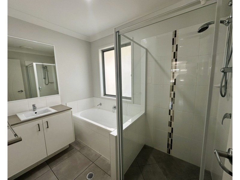 61 Greenwich Avenue, Pimpama QLD 4209