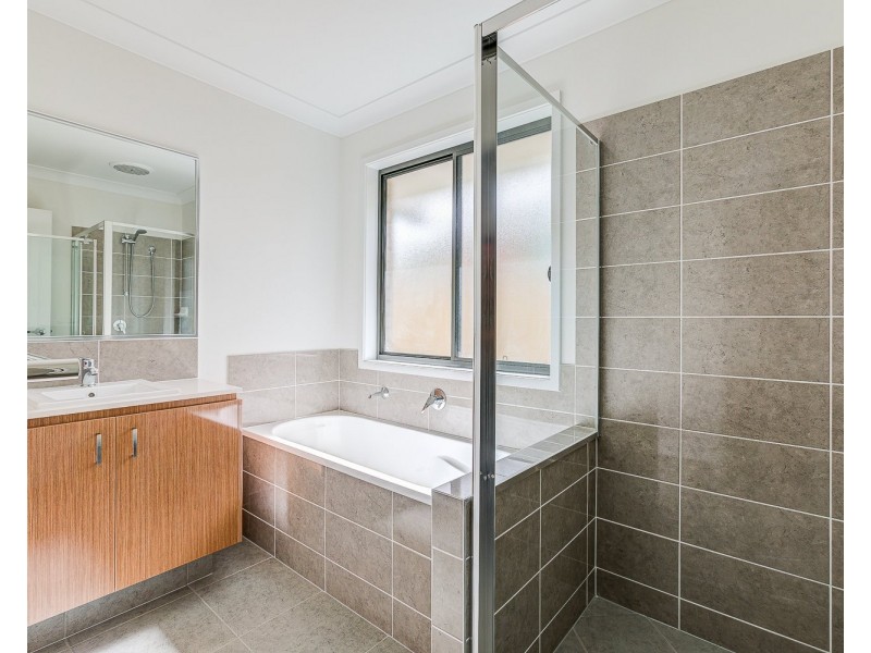 10 Nelms Circuit, Coomera QLD 4209