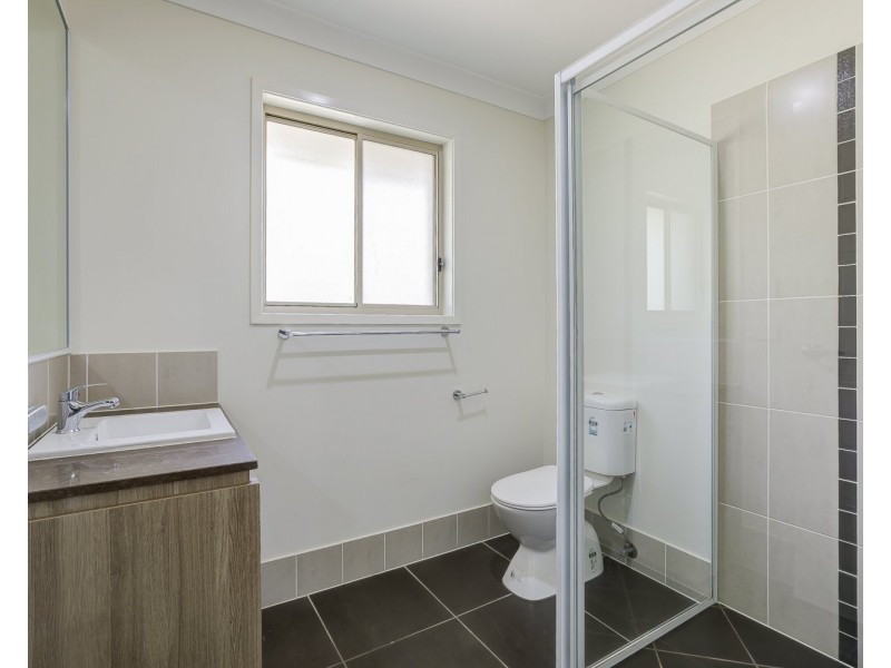 34 Hollyoak Crescent, Pimpama QLD 4209