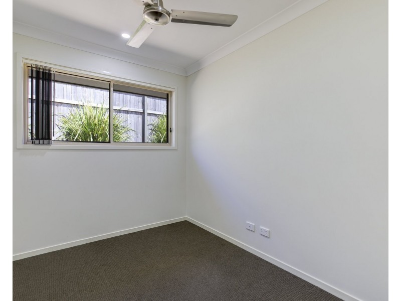 34 Hollyoak Crescent, Pimpama QLD 4209