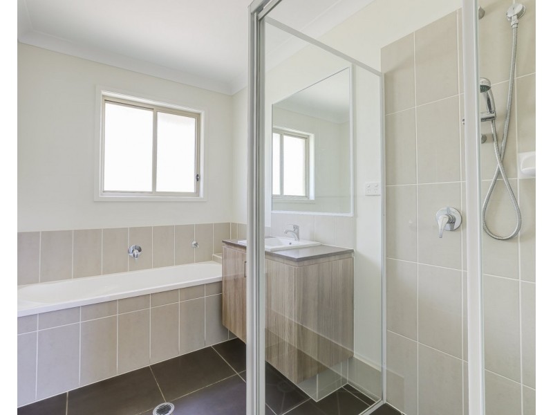 34 Hollyoak Crescent, Pimpama QLD 4209