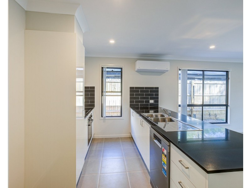 14 Graham Circuit, Logan Reserve QLD 4133