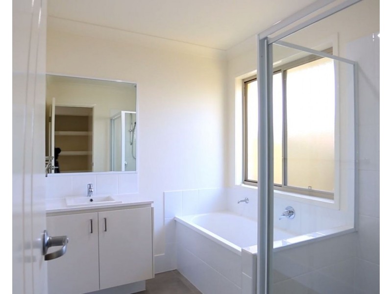 60 Augusta Boulevard, Pimpama QLD 4209