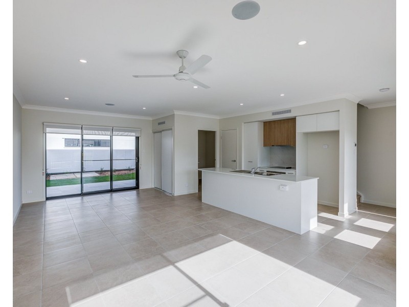 50 Livistona Street, Redland Bay QLD 4165