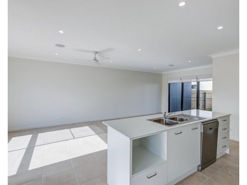 50 Livistona Street, Redland Bay QLD 4165