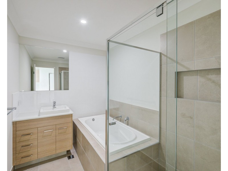 50 Livistona Street, Redland Bay QLD 4165