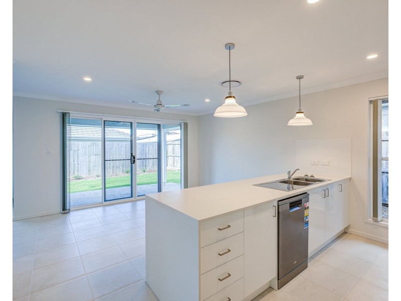 19 Hamersley Street, Pimpama QLD 4209