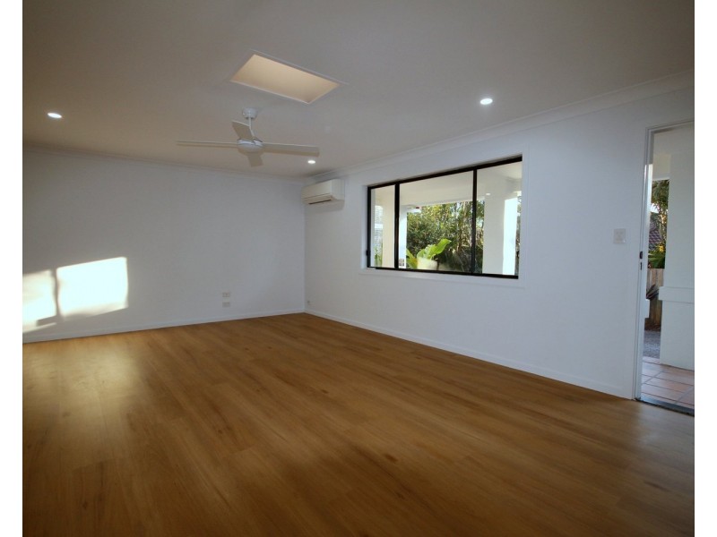 1/5 Brittney Court, Ashmore QLD 4214
