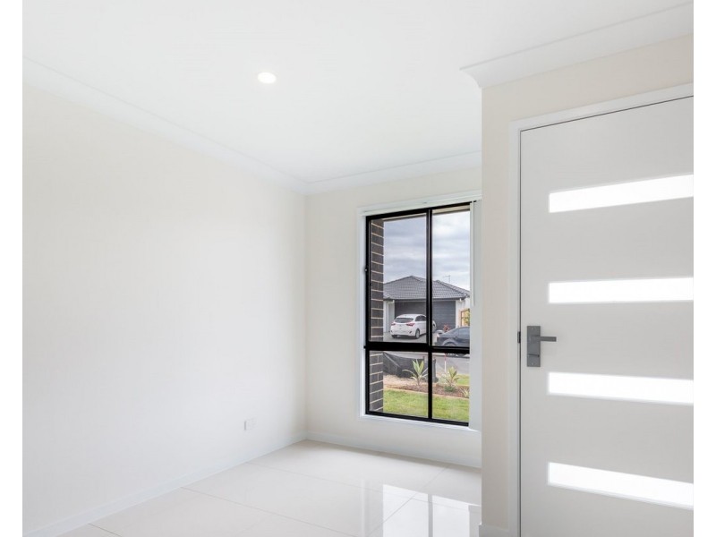 1/13 Mount Crosby Street, Park Ridge QLD 4125