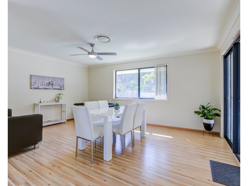 26 Bimberi Row, Pacific Pines QLD 4211