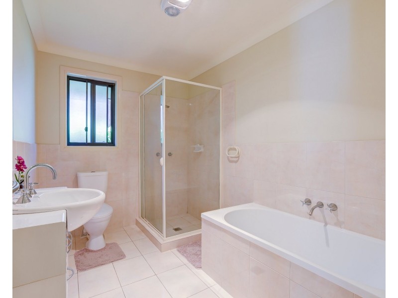 26 Bimberi Row, Pacific Pines QLD 4211