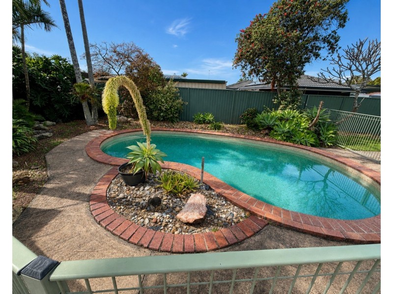 25 Menindee Avenue, Coombabah QLD 4216
