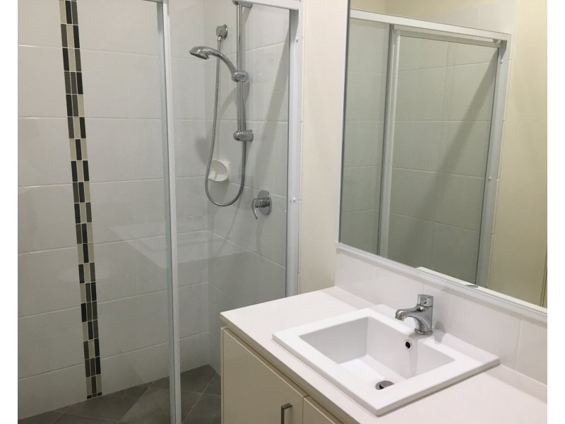 2/13 Cottrell Drive, Pimpama QLD 4209