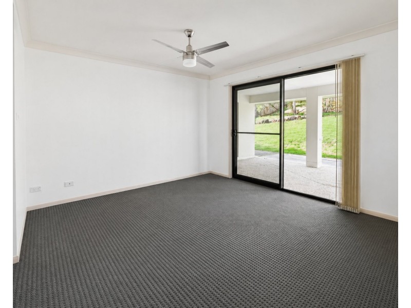 27 Victoria Drive, Pacific Pines QLD 4211