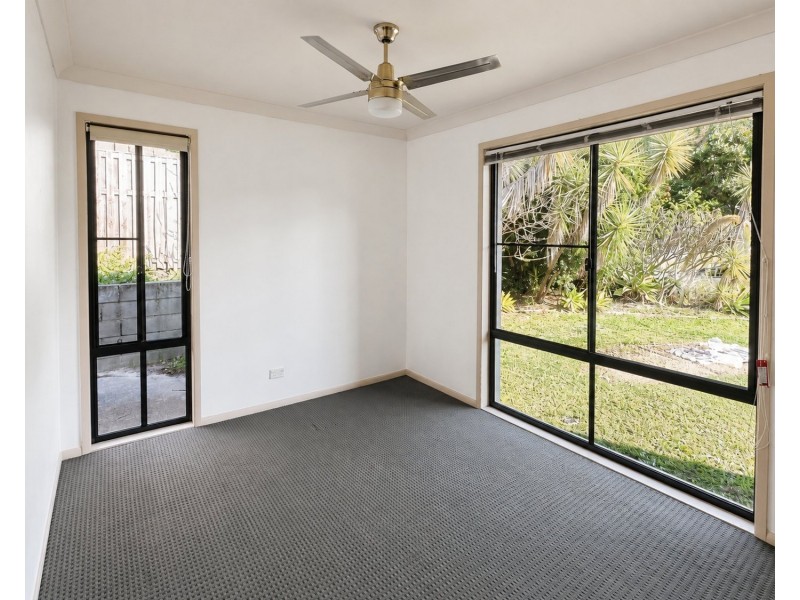 27 Victoria Drive, Pacific Pines QLD 4211