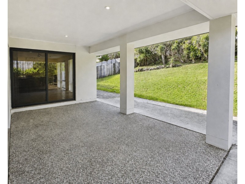 27 Victoria Drive, Pacific Pines QLD 4211