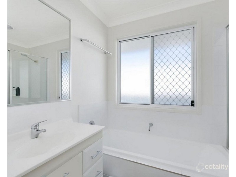 1/45 Springwood Avenue, Pacific Pines QLD 4211