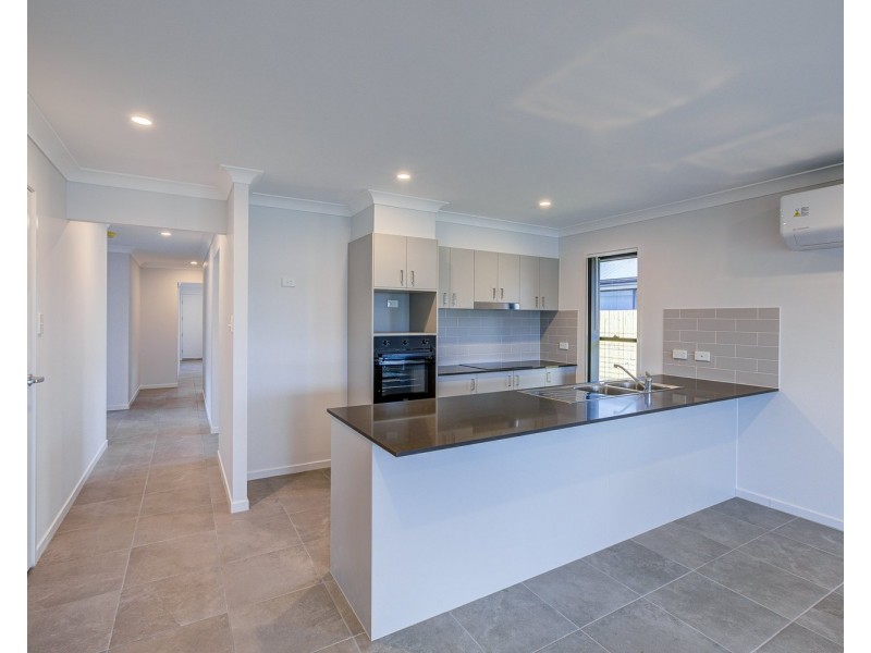 35 Soho Way, Logan Reserve QLD 4133