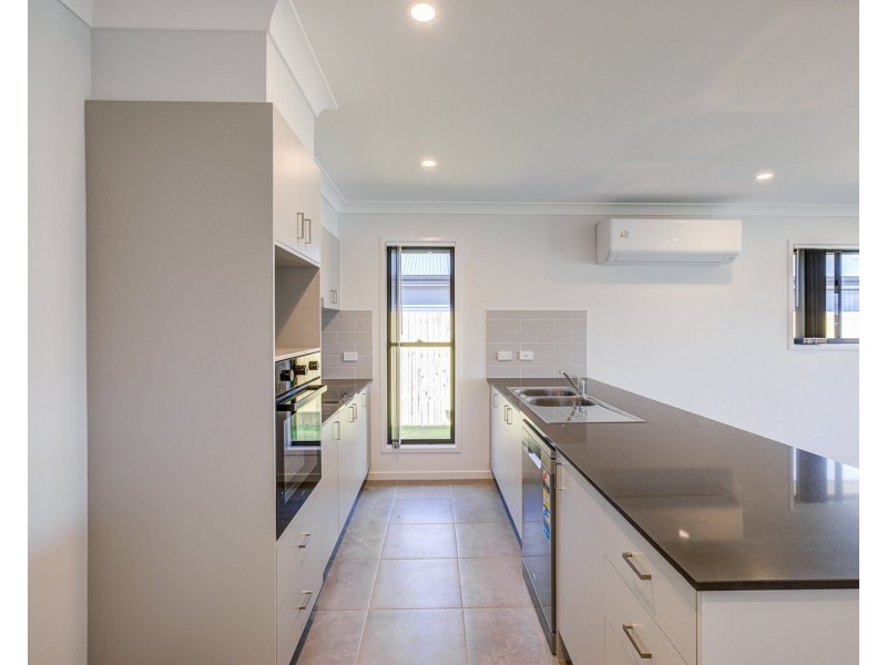 35 Soho Way, Logan Reserve QLD 4133