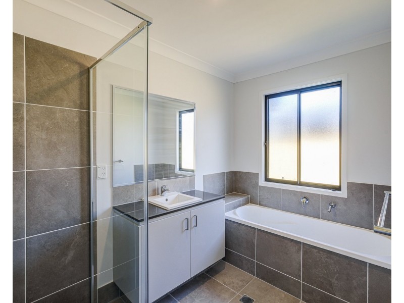 35 Soho Way, Logan Reserve QLD 4133