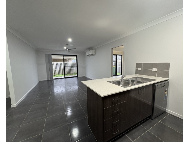52 Fountain Street, Pimpama QLD 4209