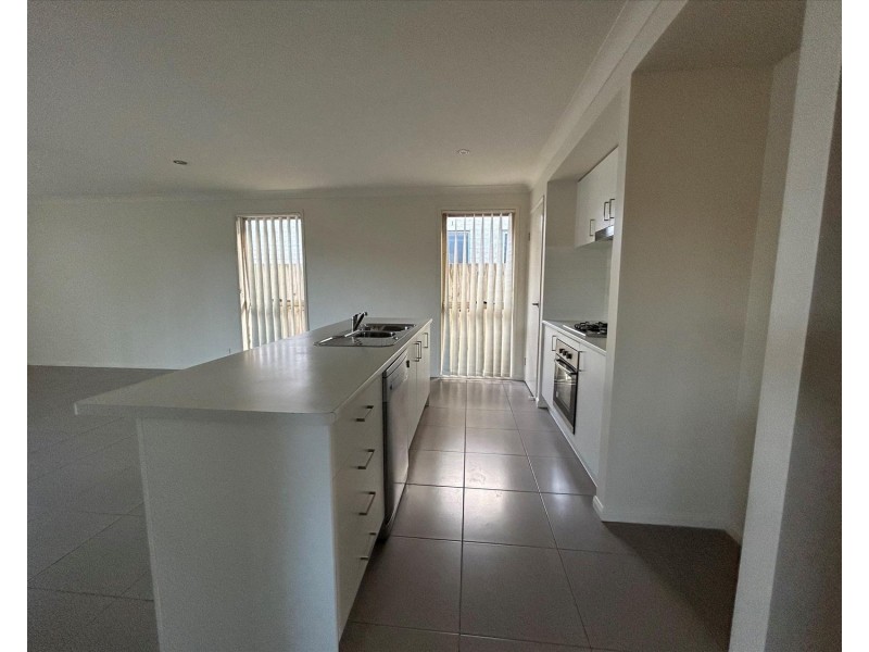 14 Beaumont Drive, Pimpama QLD 4209