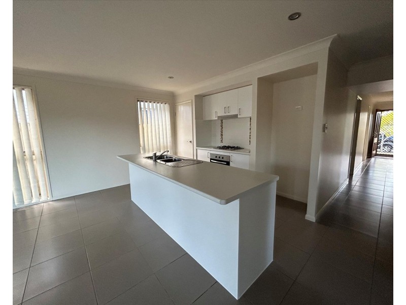 14 Beaumont Drive, Pimpama QLD 4209
