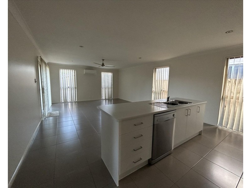 14 Beaumont Drive, Pimpama QLD 4209