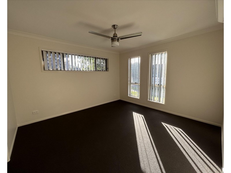 14 Beaumont Drive, Pimpama QLD 4209