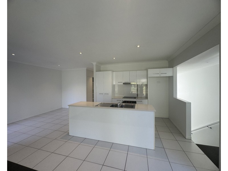 2/15 Chrome Drive, Pimpama QLD 4209