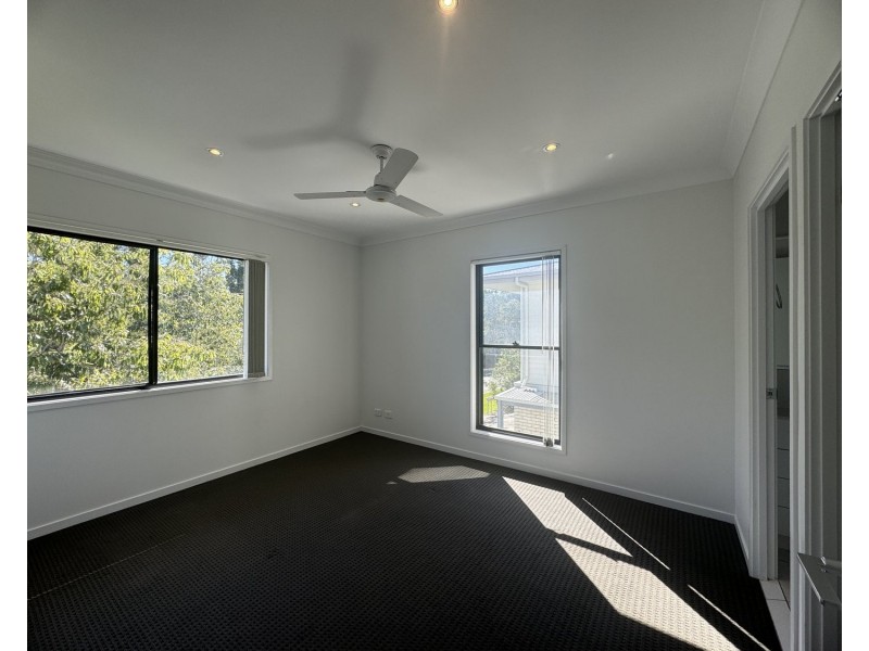 2/15 Chrome Drive, Pimpama QLD 4209